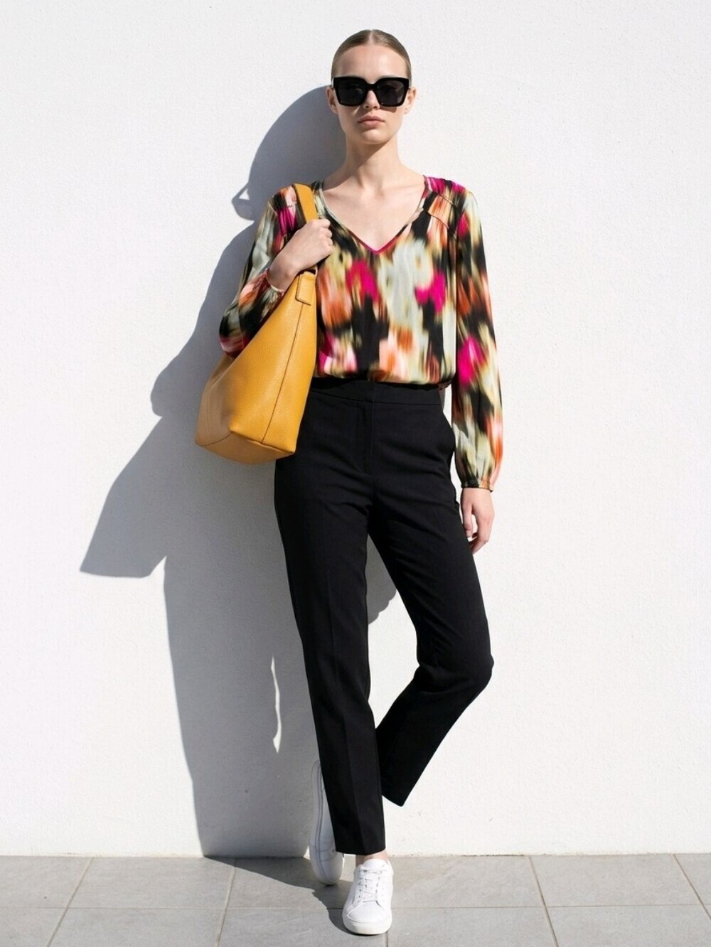 Liverpool Los Angeles Multicolor V-Neck Women's Blouse